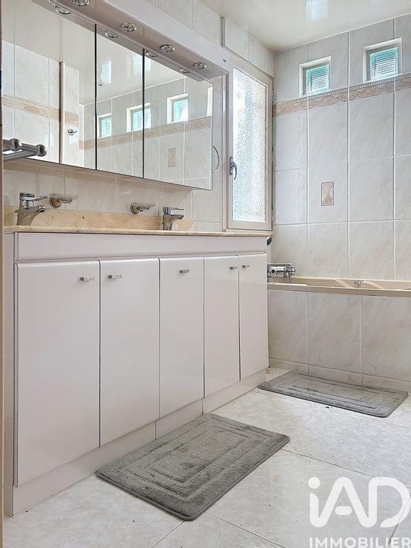 Maison - 91 m² - 5 pièces