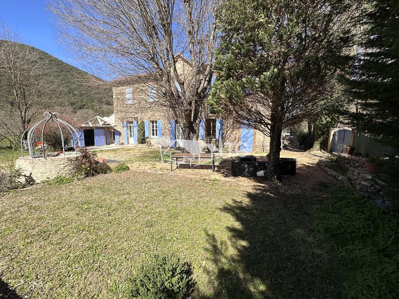 Maison - 196 m² - 8 pièces