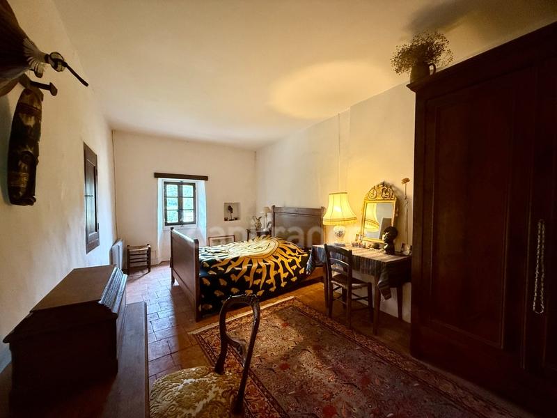 Maison - 185 m² - 9 pièces