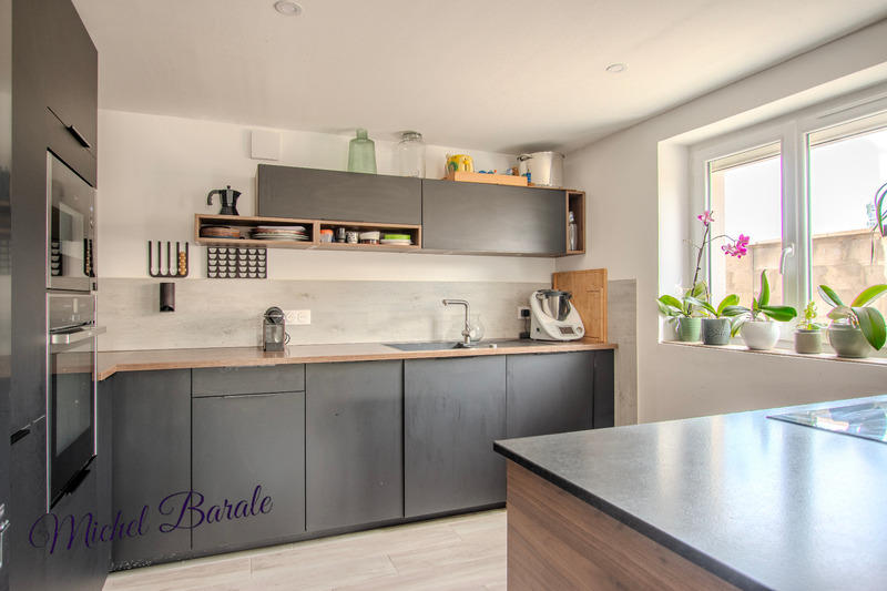 Maison - 200 m² - 7 pièces