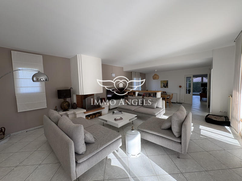 Maison traditionnelle - 157 m² - 5 pièces