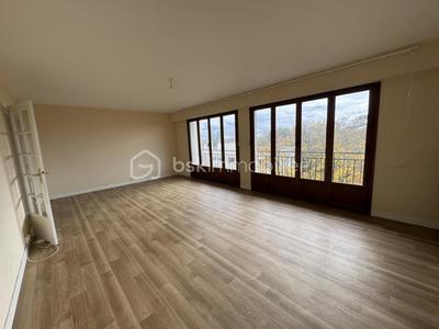 Appartement - 94 m² - 4 pièces