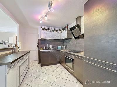 Appartement - 80 m² - 3 pièces