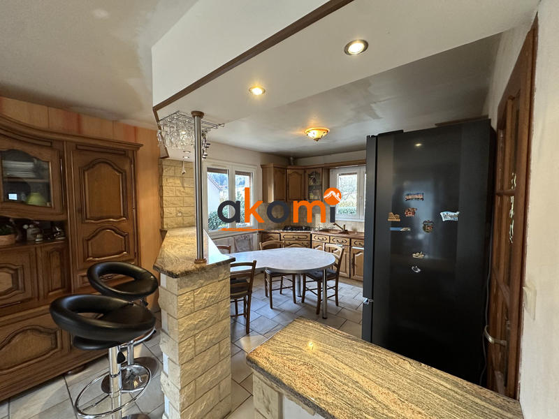 Maison - 121 m² - 8 pièces