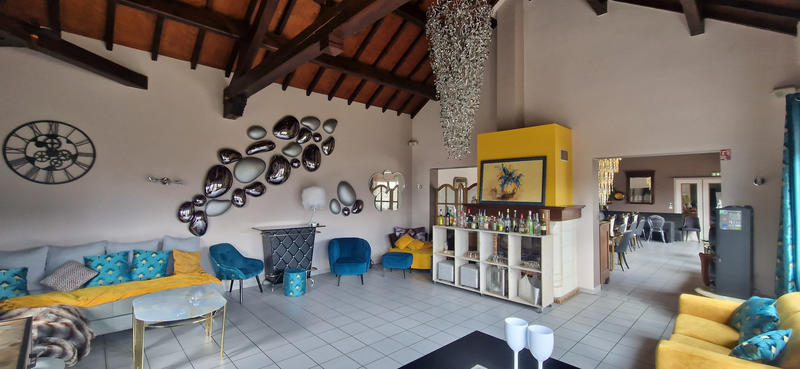 Propriété - 660 m² - 20 pièces