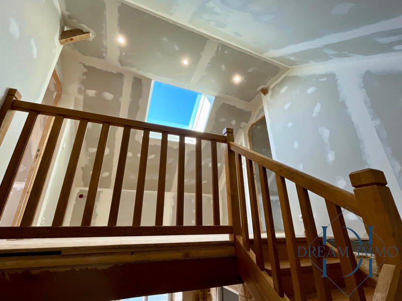 Maison - 205 m² - 5 pièces