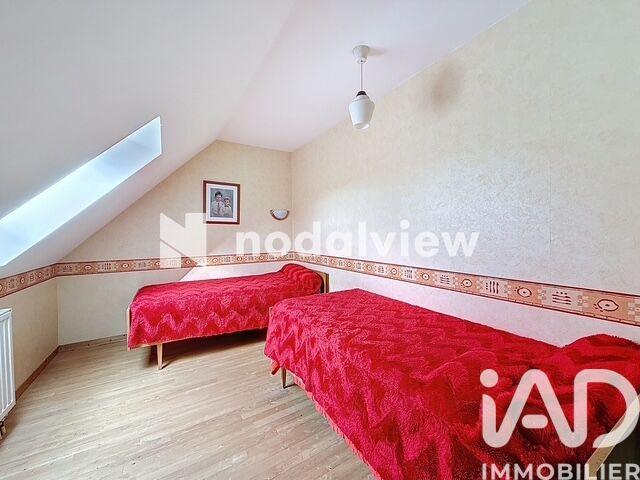 Maison - 181 m² - 9 pièces