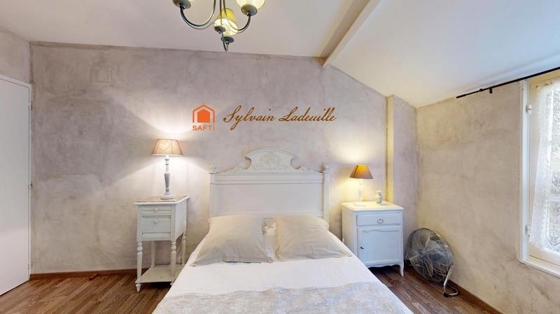 Maison - 319 m² - 10 pièces