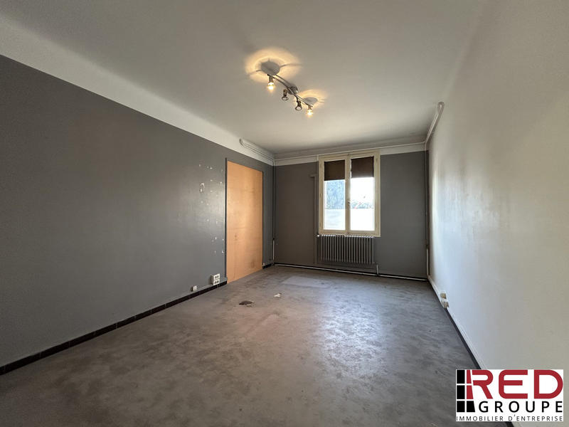 Bureau - 111 m² - 4 pièces