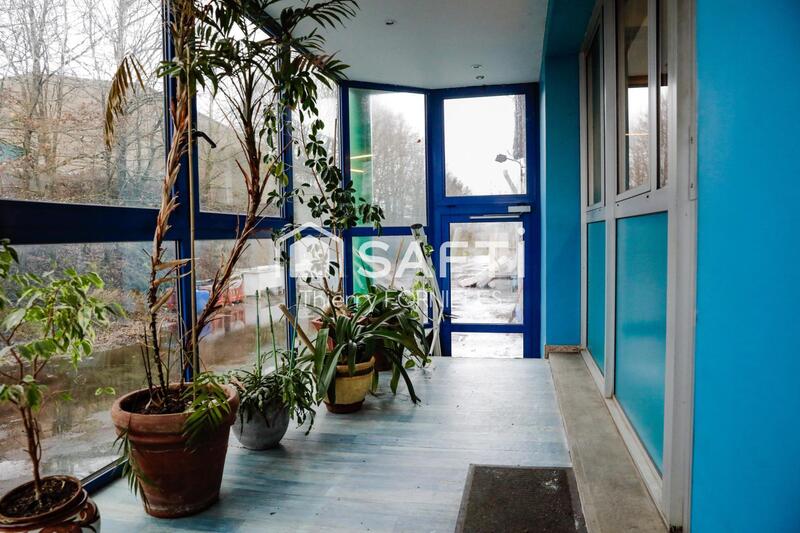 Local commercial - 1 500 m² - 15 pièces