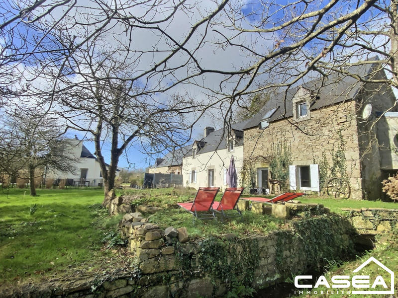 Maison ancienne - 300 m² - 15 pièces