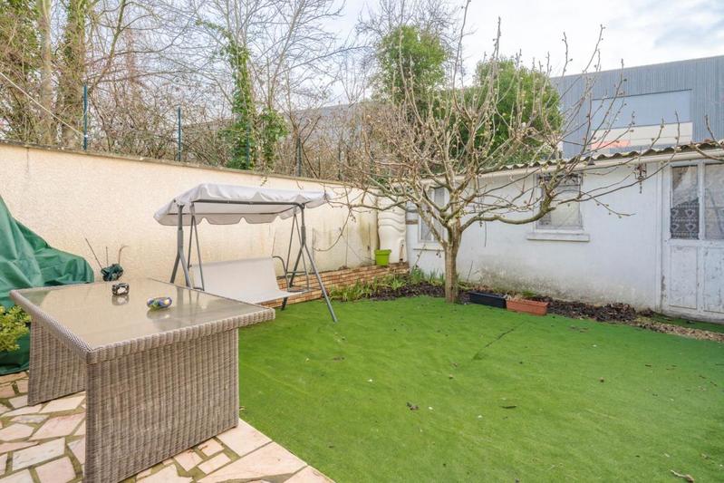 Maison - 94 m² - 5 pièces