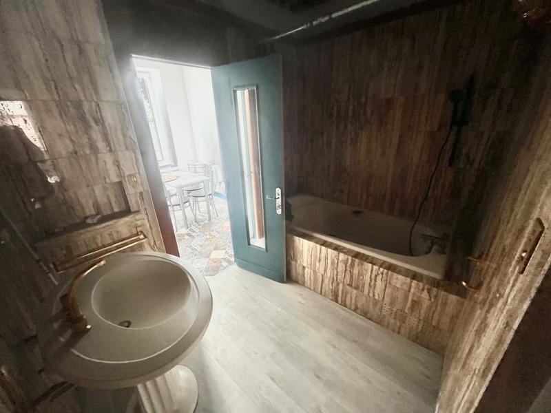 Immeuble - 170 m² - 10 pièces