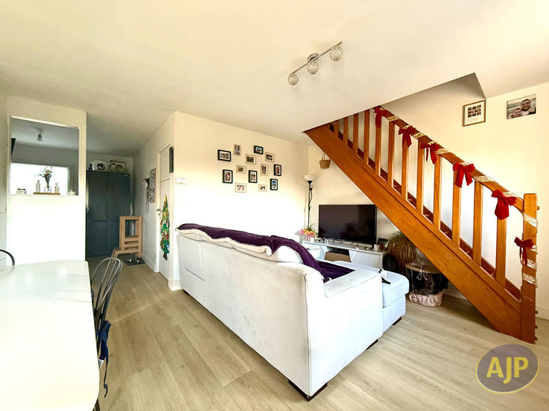 Maison - 104 m² - 6 pièces