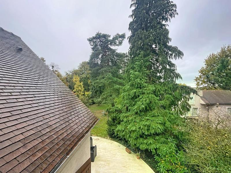 Pavillon - 150 m² - 6 pièces