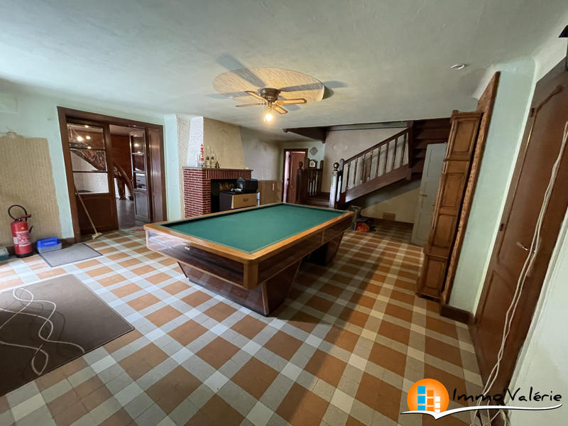 Maison - 306 m² - 10 pièces