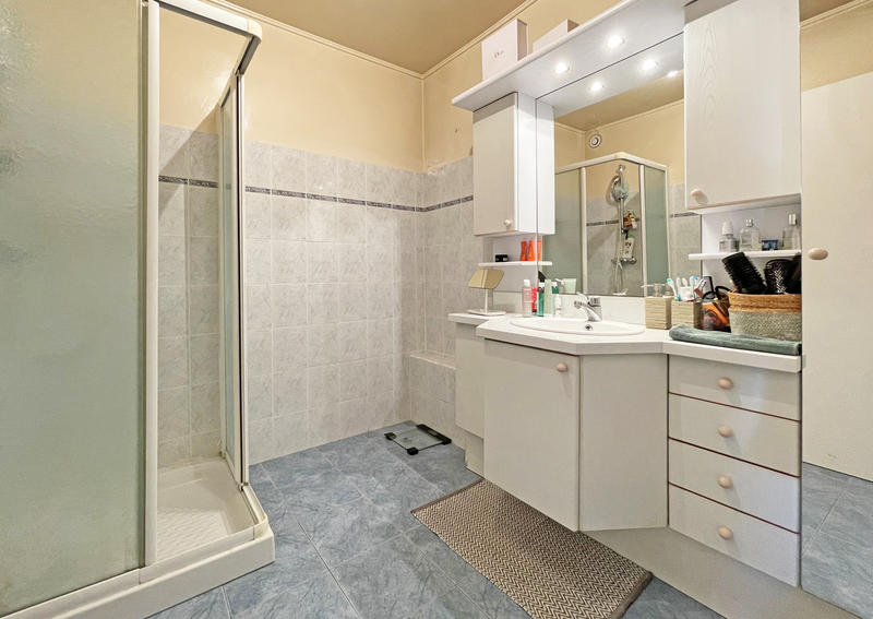 Appartement - 95 m² - 4 pièces