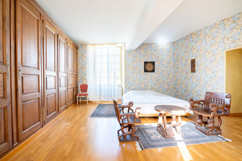 Maison - 304 m² - 10 pièces