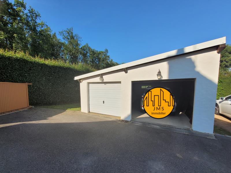 Maison - 215 m² - 8 pièces