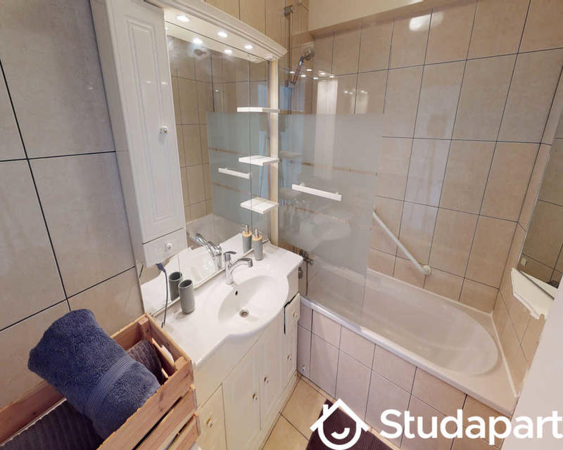 Chambre - 60 m² - 1 pièce