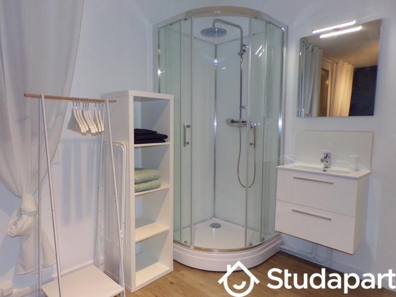 Chambre - 12 m² - 1 pièce