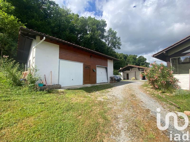 Maison - 225 m² - 15 pièces