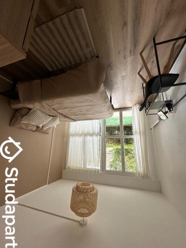 Chambre - 12 m² - 1 pièce