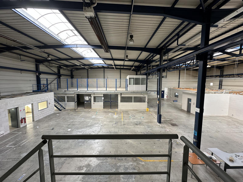 Local commercial - 2 000 m²