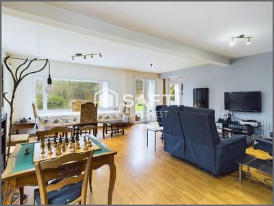 Maison - 260 m² - 8 pièces