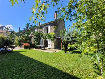 Demeure - 202 m² - 8 pièces