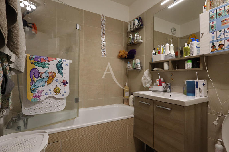 Appartement - 79 m² - 4 pièces