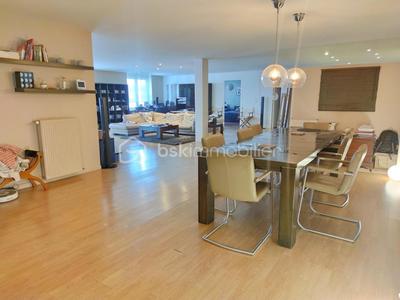 Appartement - 229 m² - 5 pièces