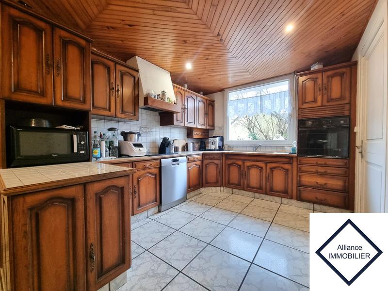 Maison - 196 m² - 7 pièces