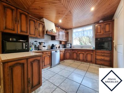 Maison - 196 m² - 7 pièces