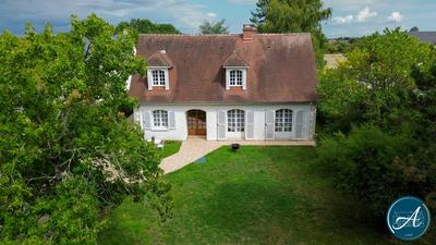 Maison ancienne - 253 m² - 8 pièces