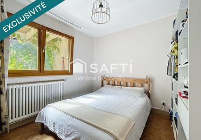 Maison - 205 m² - 8 pièces