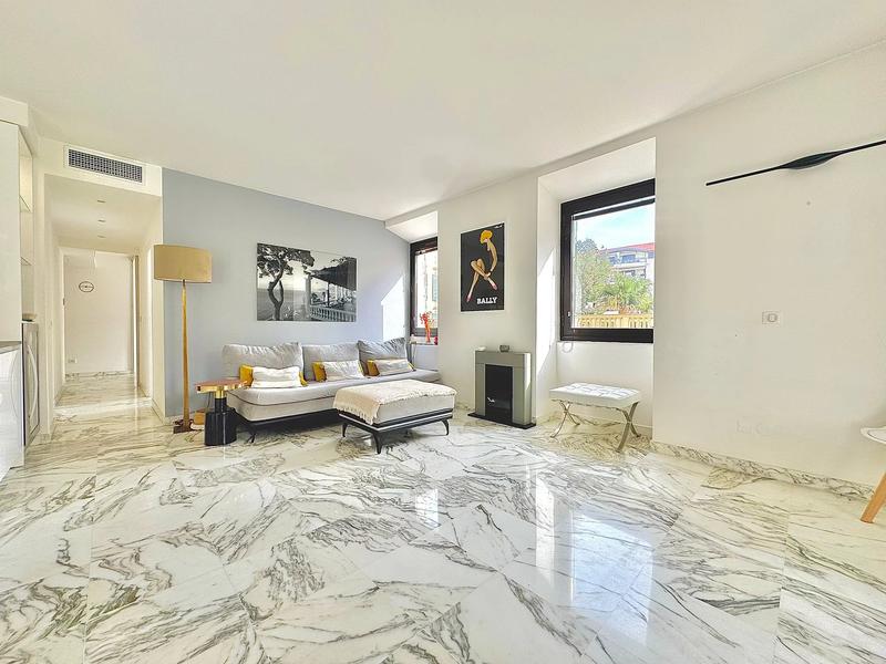 Appartement - 85 m² - 3 pièces