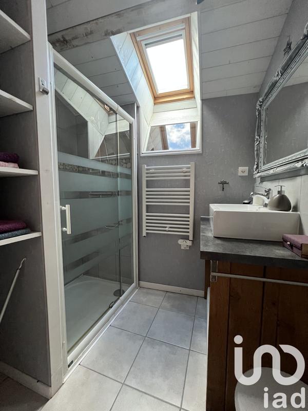 Maison - 201 m² - 7 pièces