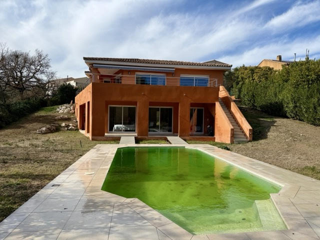 Maison - 176 m² - 6 pièces