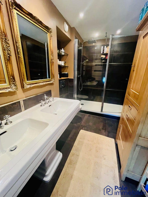 Appartement - 150 m² - 5 pièces