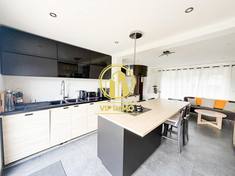 Maison - 130 m² - 7 pièces