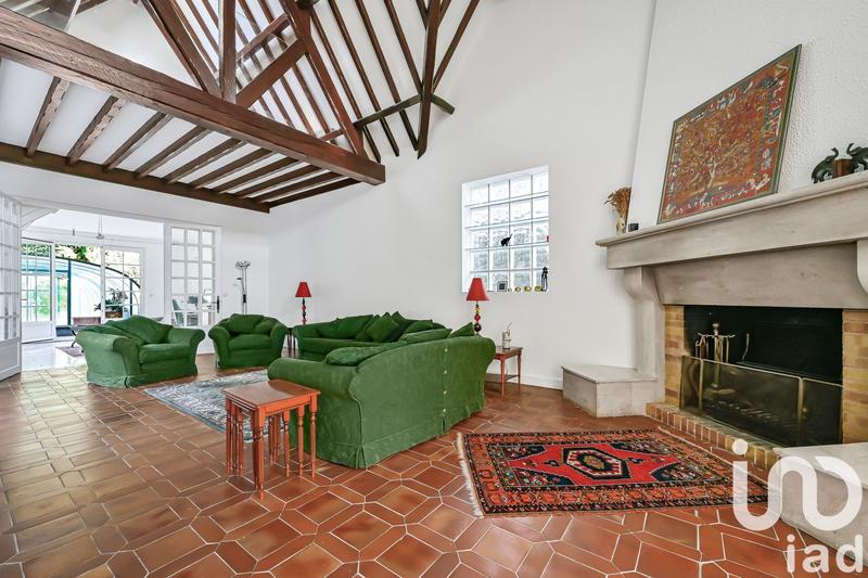 Maison - 250 m² - 10 pièces