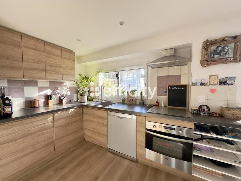 Villa - 267 m² - 11 pièces