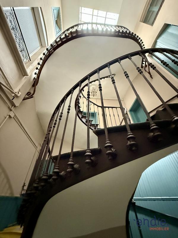 Appartement - 185 m² - 5 pièces