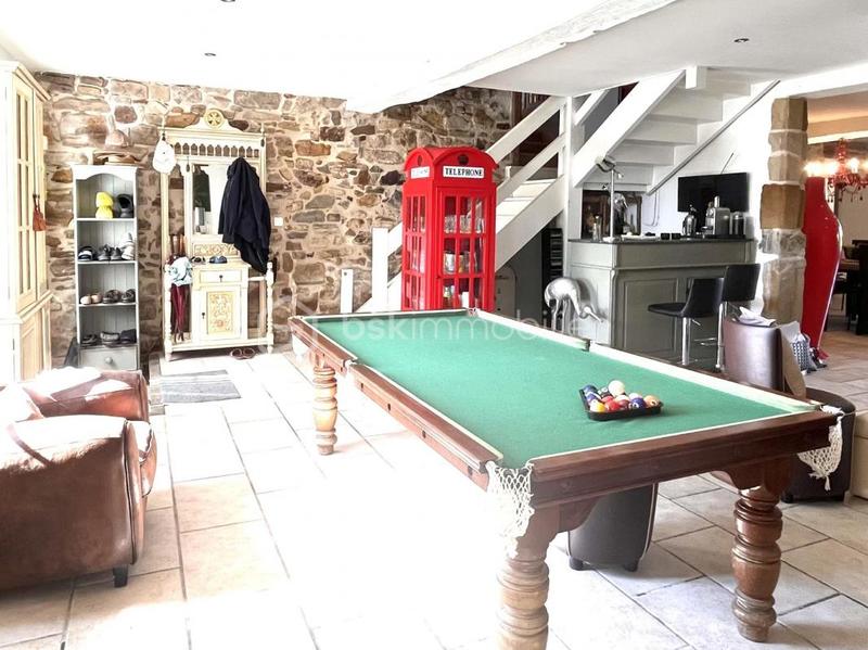 Maison en pierre - 280 m² - 9 pièces