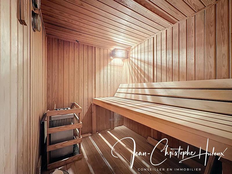 Maison - 418 m² - 18 pièces