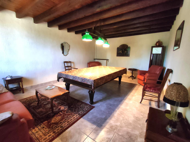 Maison - 220 m² - 8 pièces