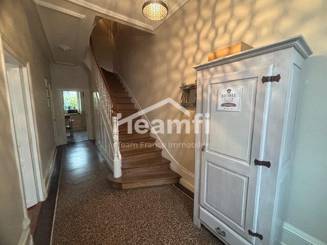 Maison - 142 m² - 8 pièces