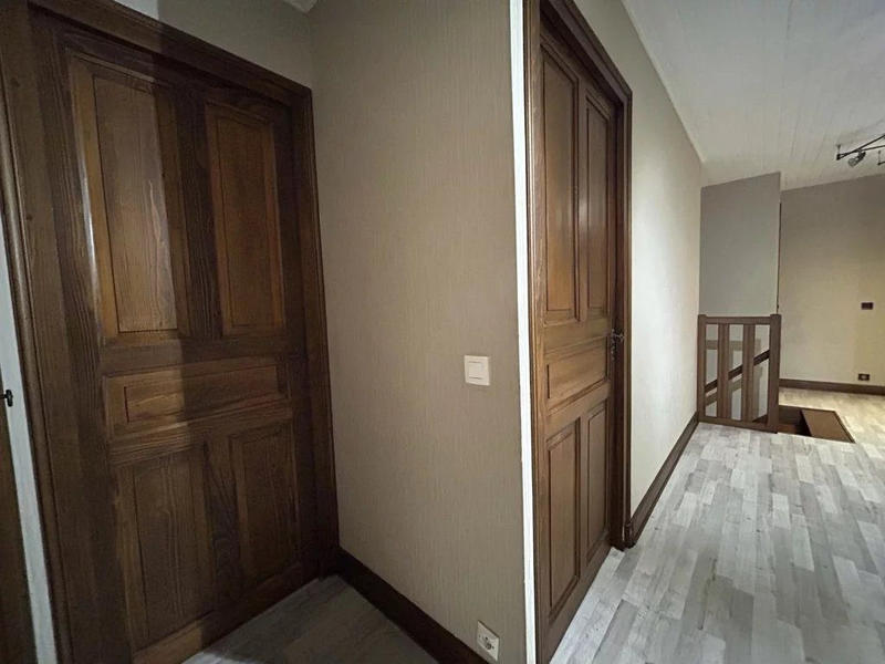 Maison - 204 m² - 6 pièces