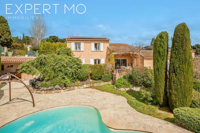 Villa - 167 m² - 6 pièces